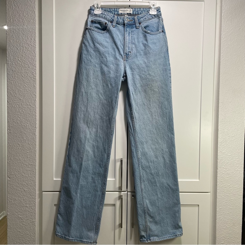 Abercrombie & Fitch Curve Love Ultra High Rise 90s Straight Jean Medium Wash - Picture 5 of 9